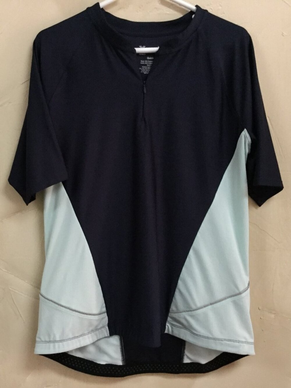 Xersion Women Size XL Activewear Athletic Top Navy Lt Blue Short Sleeves Pockets